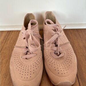 Rose Ugg Leather Tye Sneaker